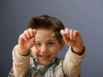 讓孩子從小養(yǎng)成十個(gè)遠(yuǎn)離近視習(xí)慣