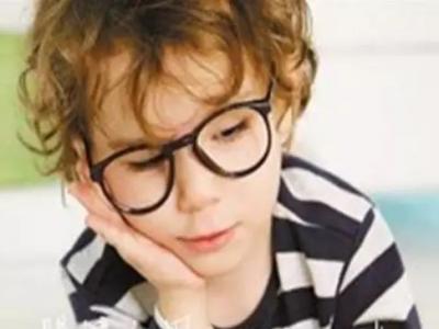 單眼近視究竟應該怎么做?