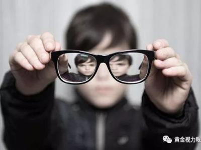還拿高度近視不當(dāng)回事?熬夜坐過山車-護(hù)眼就用黃金視力眼貼