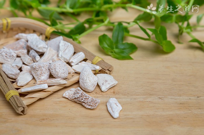 蟬花的功效與作用_蟬花的藥用價值-易網健康養生網 蟬花的功效與作用_蟬花的藥用價值