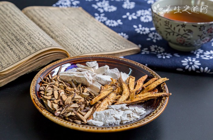 用什么泡腳祛熱-易網健康養生網 用什么泡腳祛熱