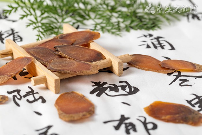 草藥屬于中藥嗎-易網<a href=http://www.jsjjzhkt.cn/ target=_blank class=infotextkey>健康養生</a>網 草藥屬于中藥嗎