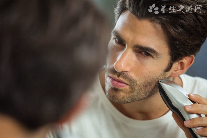 紅千層的藥用價值_紅千層的副作用-易網健康<a href=http://www.jsjjzhkt.cn/jkys/ target=_blank class=infotextkey>養生</a>網 紅千層的藥用價值_紅千層的副作用