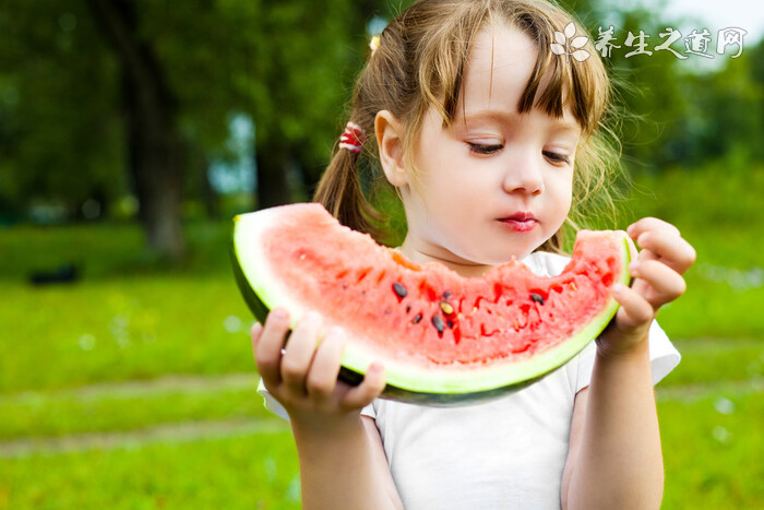 小兒水果吃多了會傷脾胃嗎-易網健康<a href=http://www.jsjjzhkt.cn/jkys/ target=_blank class=infotextkey>養生</a>網 小兒水果吃多了會傷脾胃嗎