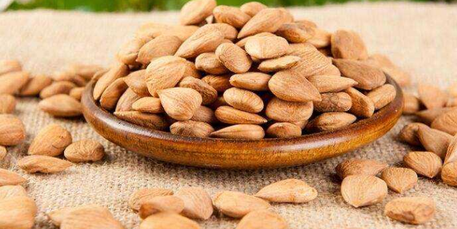 杏仁的功效與作用及禁忌-易網健康<a href=http://www.jsjjzhkt.cn/jkys/ target=_blank class=infotextkey>養生</a>網 杏仁的功效與作用及禁忌