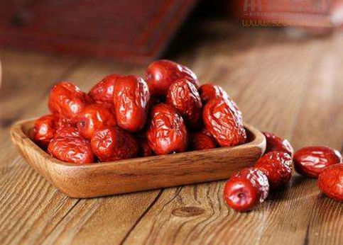 紅棗吃多了會上火嗎-易網健康<a href=http://www.jsjjzhkt.cn/jkys/ target=_blank class=infotextkey>養生</a>網 紅棗吃多了會上火嗎