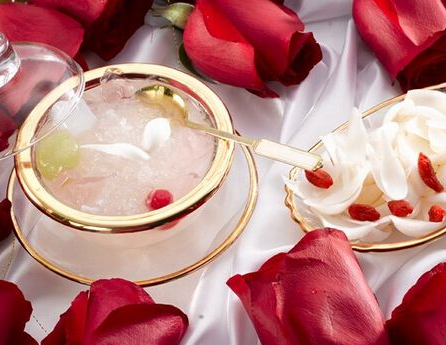 陰虛火旺用什么泡水喝好-易網<a href=http://www.jsjjzhkt.cn/ target=_blank class=infotextkey>健康養生</a>網 陰虛火旺用什么泡水喝好