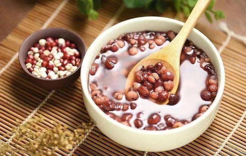 薏米紅豆怎么吃最除濕-易網健康<a href=http://www.jsjjzhkt.cn/jkys/ target=_blank class=infotextkey>養生</a>網 薏米紅豆怎么吃最除濕