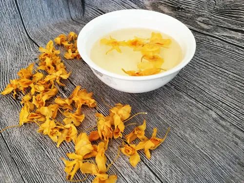 石斛花泡水能天天喝嗎-易網健康<a href=http://www.jsjjzhkt.cn/jkys/ target=_blank class=infotextkey>養生</a>網 石斛花泡水能天天喝嗎