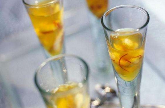 月經(jīng)期間能不能喝藏紅花呢-易網(wǎng)健康<a href=http://www.jsjjzhkt.cn/jkys/ target=_blank class=infotextkey>養(yǎng)生</a>網(wǎng) 月經(jīng)期間能不能喝藏紅花呢