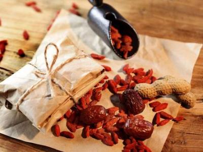 豬蹄燉雞血藤——補氣血強筋骨