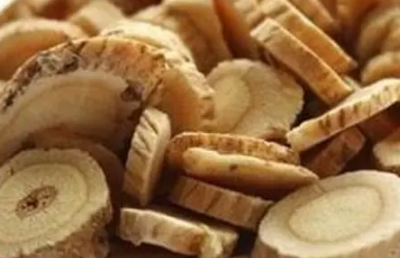 紅芪泡水喝的禁忌-易網(wǎng)健康<a href=http://www.jsjjzhkt.cn/jkys/ target=_blank class=infotextkey>養(yǎng)生</a>網(wǎng) 紅芪泡水喝的禁忌