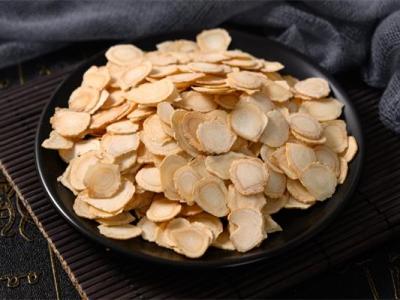 白參和西洋參的區(qū)別？白參和紅參的區(qū)別