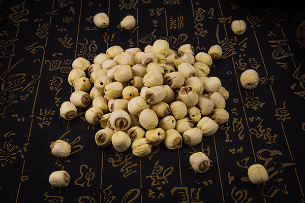 蓮子可以天天吃嗎 銀耳蓮子湯可以天天喝嗎-易網<a href=http://www.jsjjzhkt.cn/ target=_blank class=infotextkey>健康養生</a>網 蓮子可以天天吃嗎 銀耳蓮子湯可以天天喝嗎