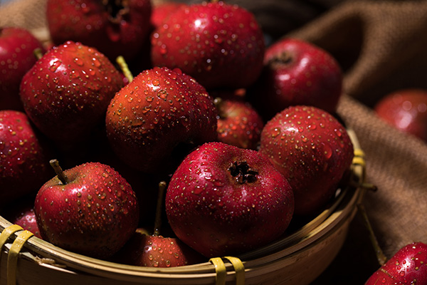 山楂對去體內(nèi)濕氣有功效嗎？濕氣重能喝山楂水嗎