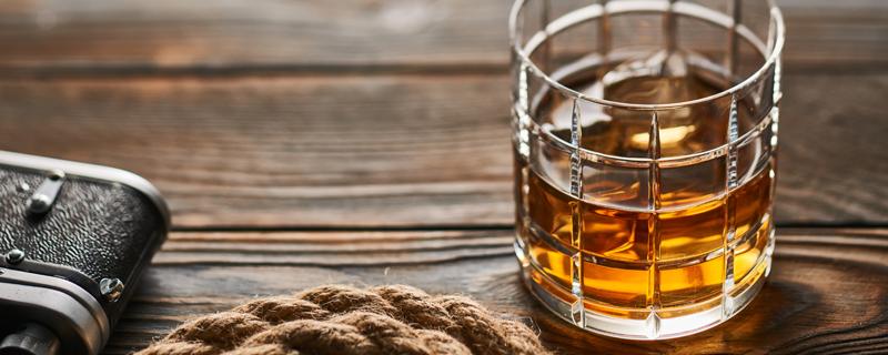 馬蜂酒的功效與作用(馬蜂酒的注意事項(xiàng))-易網(wǎng)健康<a href=http://www.jsjjzhkt.cn/jkys/ target=_blank class=infotextkey>養(yǎng)生</a>網(wǎng) 馬蜂酒的功效與作用(馬蜂酒的注意事項(xiàng))