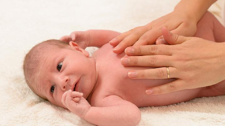 中醫按摩治療食物中毒的方法有哪些 中醫治療食物中毒的穴位深度分析