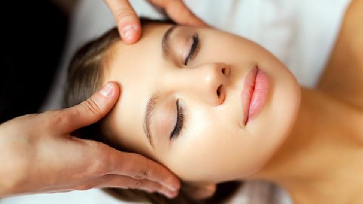 我們該如何緩解眼疲勞 常喝三款花茶幫你抗擊眼疲勞-易網健康<a href=http://www.jsjjzhkt.cn/jkys/ target=_blank class=infotextkey>養生</a>網 我們該如何緩解眼疲勞 常喝三款花茶幫你抗擊眼疲勞