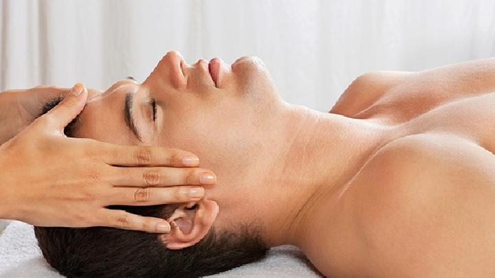 為什么捏脊能治病? 中醫(yī)捏脊療法幫你改善腰肌勞損-易網(wǎng)健康<a href=http://www.jsjjzhkt.cn/jkys/ target=_blank class=infotextkey>養(yǎng)生</a>網(wǎng) 為什么捏脊能治病? 中醫(yī)捏脊療法幫你改善腰肌勞損