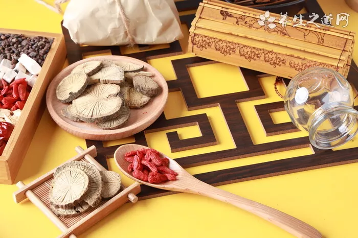 脾胃濕熱要如何調理-易網(wǎng)<a href=http://www.jsjjzhkt.cn/ target=_blank class=infotextkey>健康養(yǎng)生</a>網(wǎng) 脾胃濕熱要如何調理