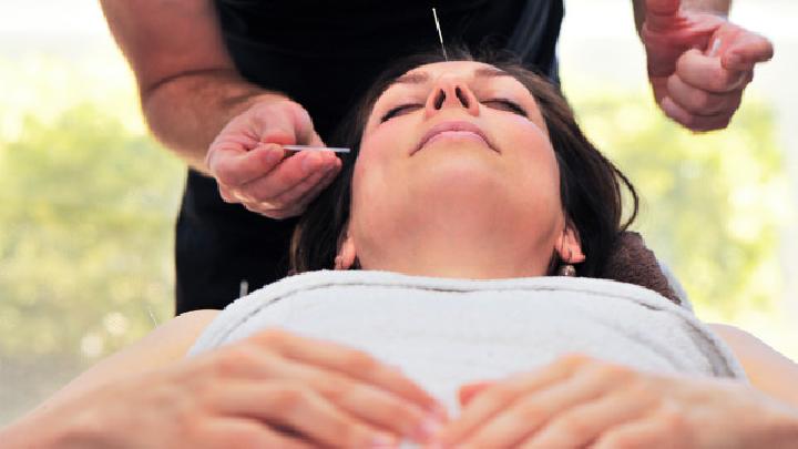 中醫針灸治療斑禿的方法是什么 中醫治斑禿的5種針灸療法