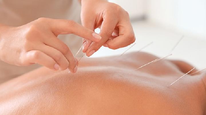 女性痛經怎么才能快速止痛 女性痛經用針灸扎穴位止痛最快-易網健康<a href=http://www.jsjjzhkt.cn/jkys/ target=_blank class=infotextkey>養生</a>網 女性痛經怎么才能快速止痛 女性痛經用針灸扎穴位止痛最快