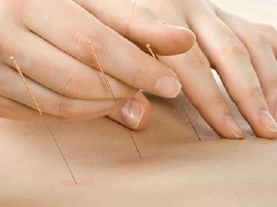 日常生活中應(yīng)該如何護理鼻炎？中醫(yī)治療鼻炎的兩種具體方法