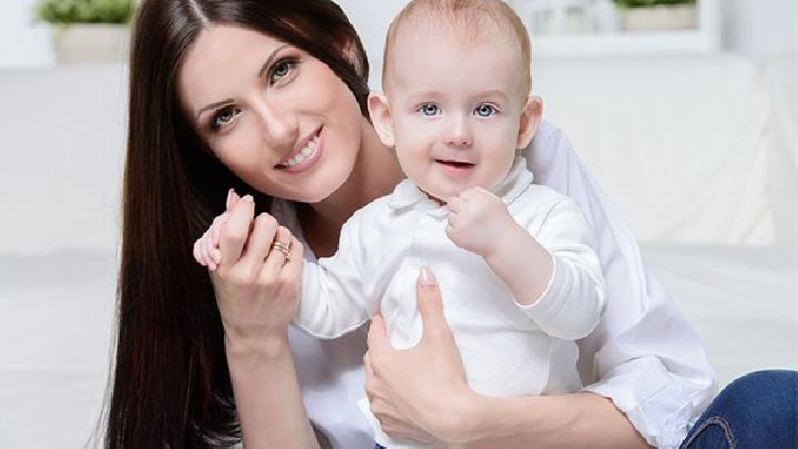 寶寶感冒怎么推拿來預(yù)防 預(yù)防寶寶感冒的小兒推拿法