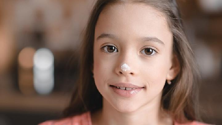 兒童近視怎么預防比較好 中醫推拿按摩預防兒童近視效果好-易網<a href=http://www.jsjjzhkt.cn/ target=_blank class=infotextkey>健康養生</a>網 兒童近視怎么預防比較好 中醫推拿按摩預防兒童近視效果好