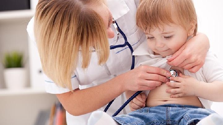 小兒發燒推拿手法有哪些?6個推拿手法可緩解小兒發燒癥狀-易網健康<a href=http://www.jsjjzhkt.cn/jkys/ target=_blank class=infotextkey>養生</a>網 小兒發燒推拿手法有哪些?6個推拿手法可緩解小兒發燒癥狀