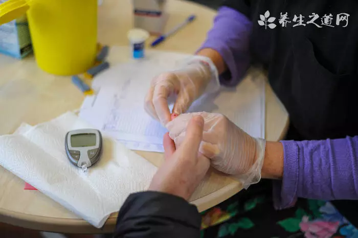 青檸檬燉雞治糖尿病是真的嗎 別盲目輕信偏方-易網<a href=http://www.jsjjzhkt.cn/ target=_blank class=infotextkey>健康養生</a>網 青檸檬燉雞治糖尿病是真的嗎 別盲目輕信偏方