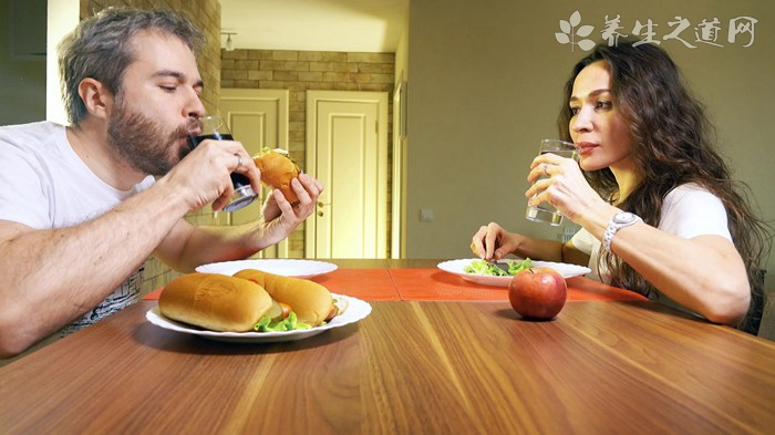 喝鹽開水有什么好處-易網(wǎng)<a href=http://www.jsjjzhkt.cn/ target=_blank class=infotextkey>健康養(yǎng)生</a>網(wǎng) 喝鹽開水有什么好處