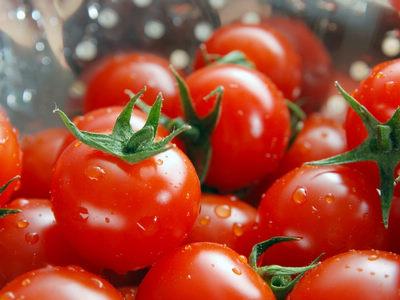 圣女果學名：圣女果，英文：Cherry Tomatoes