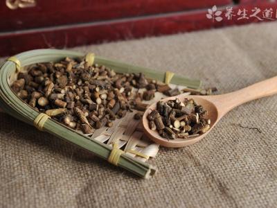 喝什么水對嗓子好