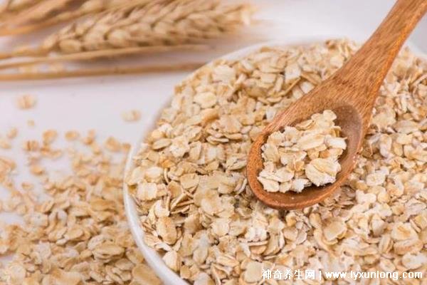 中醫為什么不建議燕麥片,傷脾胃/易上火(3種人不宜吃)-易網<a href=http://www.jsjjzhkt.cn/ target=_blank class=infotextkey>健康養生</a>網 中醫為什么不建議燕麥片,傷脾胃/易上火(3種人不宜吃)